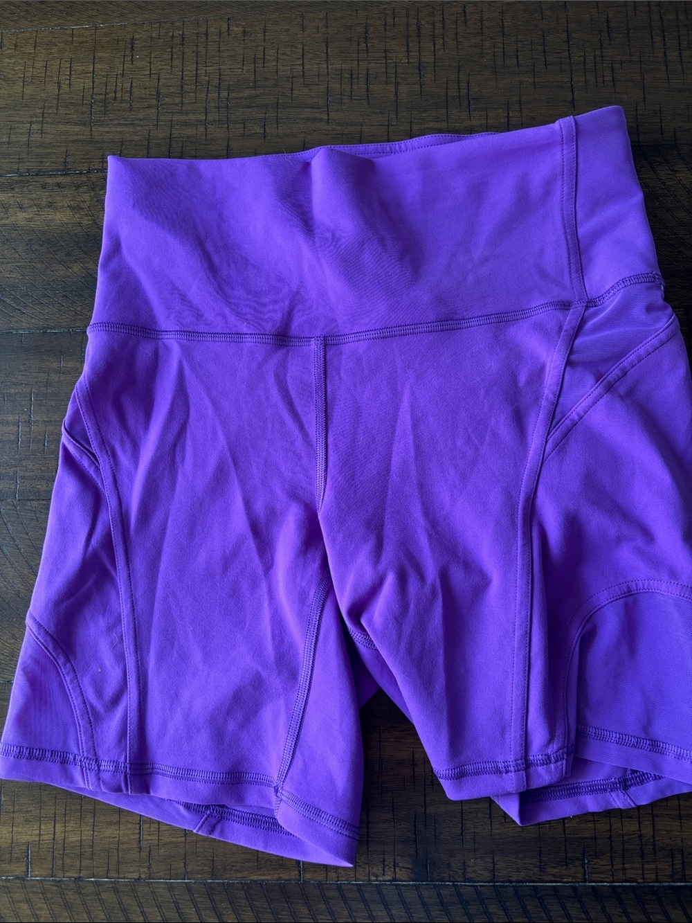 New W/O Tags Lululemon Wunder Train Mesh Panel High-Rise Short 6"
Atomic Purple